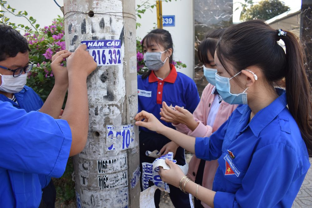 Boc cac quang cao trai quy dinh