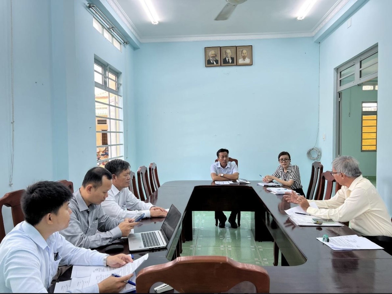 SỞ THÔNG TIN VÀ TRUYỀN THÔNG KIỂM TRA ĐÁNH GIÁ THỰC HIỆN TIÊU CHÍ 8 TRONG XÂY DỰNG NÔNG THÔN MỚI TẠI XÃ CẨM GIANG