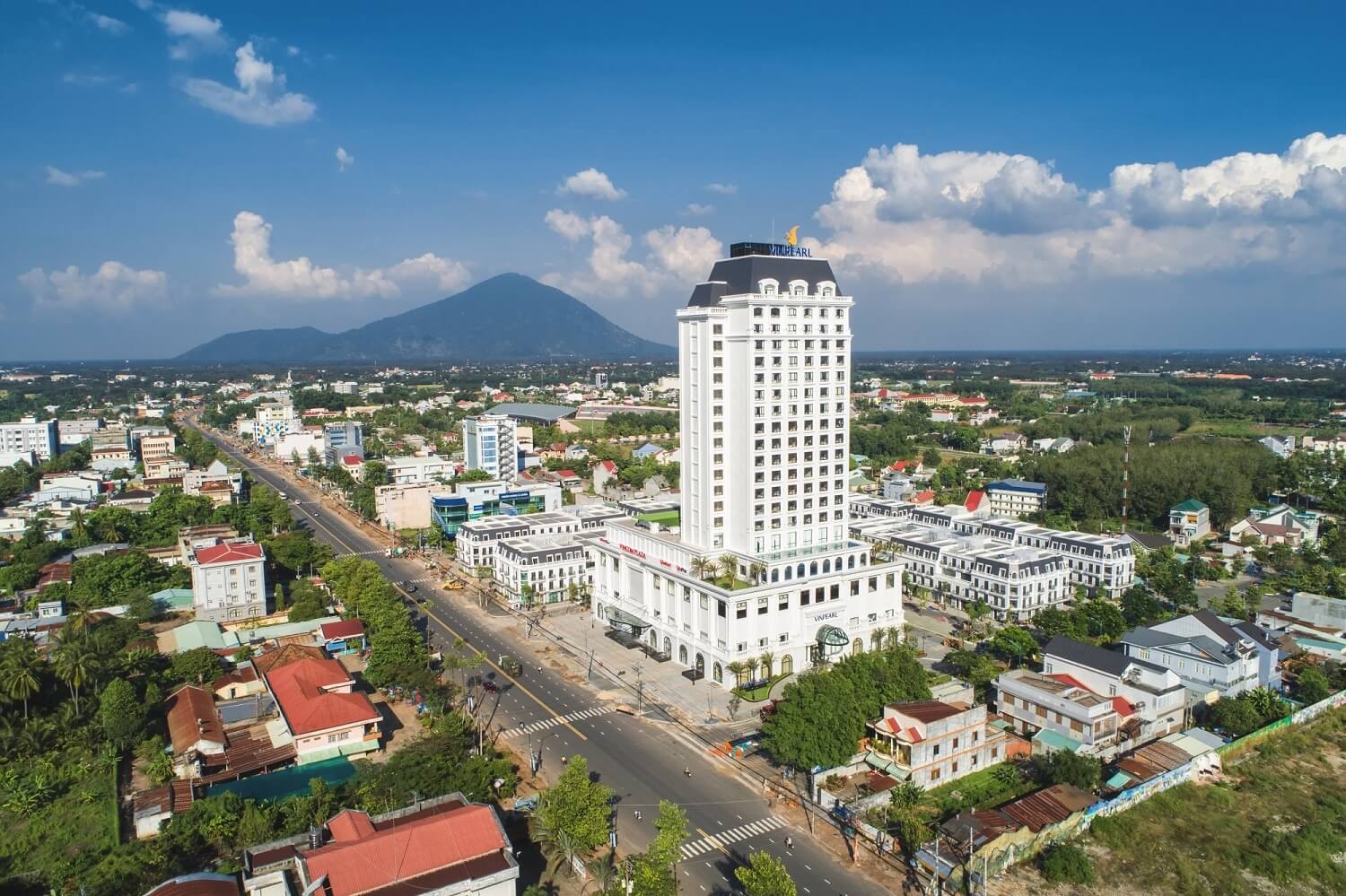 quang cao xe bus tay ninh 4